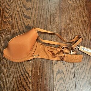 Skims Weightless Scoop Bra in Bronze